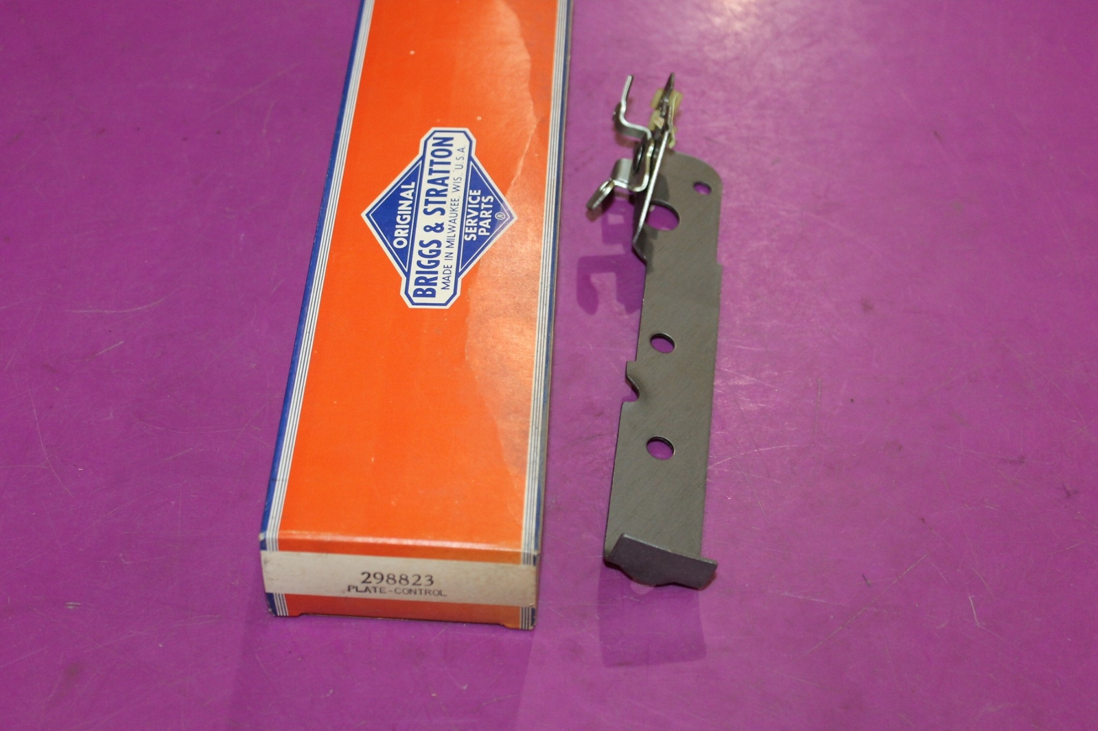 NOS Briggs & Stratton Control Plate. Part 298823. gallery