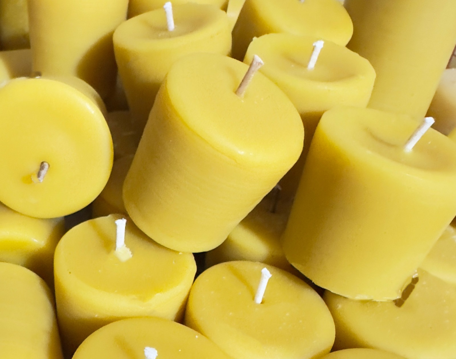100% Beeswax Votives Candles gallery