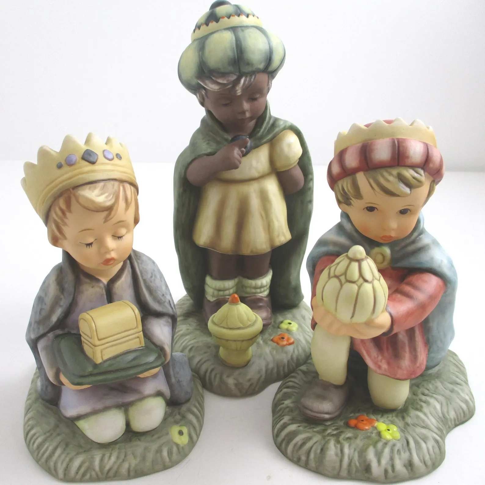 Berta Hummel Nativity Set: Goebel 3 Wise Men, 1996 Collection gallery