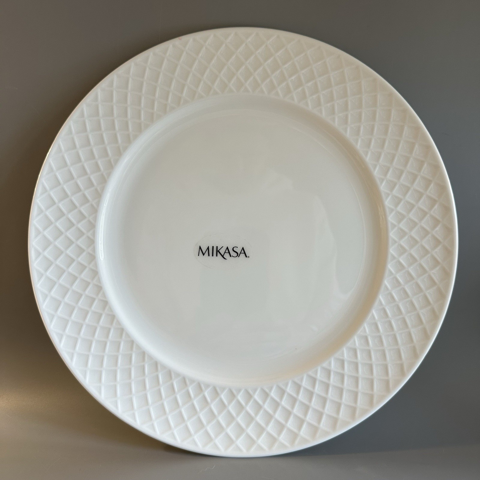1 Mikasa Trellis Dinner Plate Bone China White 11" NEW gallery