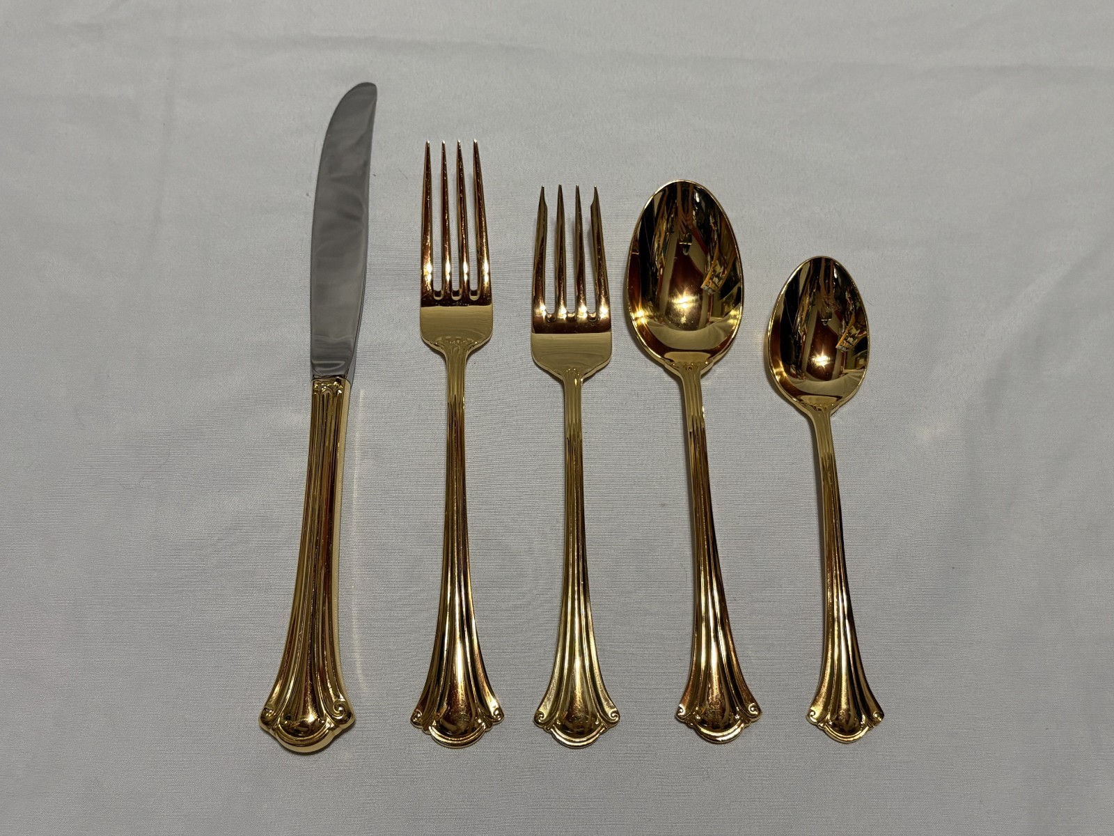 International GOLD RESPLENDENCE ELECTROPLATED Flatware 8 Place Setting 52 Piece gallery