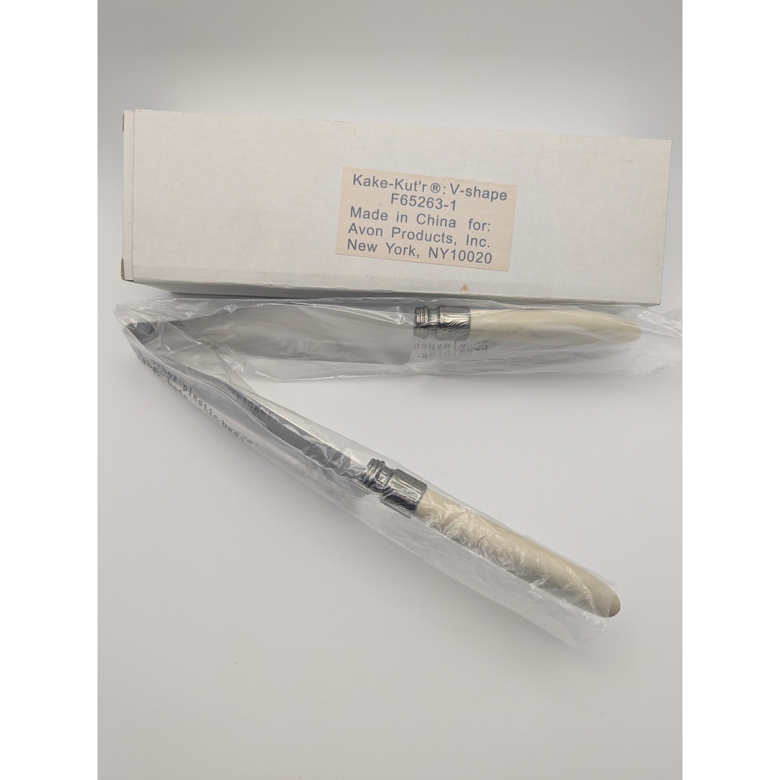 Avon Kake- Kut'r V-Shape Cake Pie Server Stainless Steel Wedding Cake Knife gallery