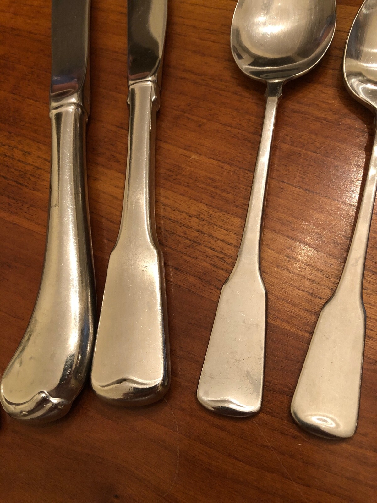 AMERICAN COLONIAL Oneida Heirloom Satin Stainless Flatware gallery