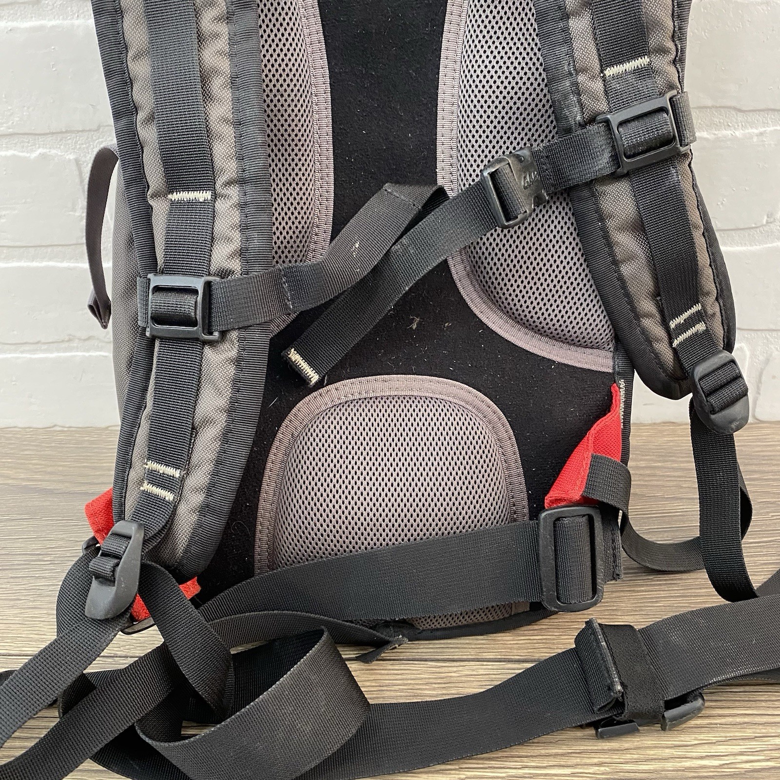Cabela's Hydration Hiking Red Backpack No Bladder Padded Adjustable Pull Straps 5