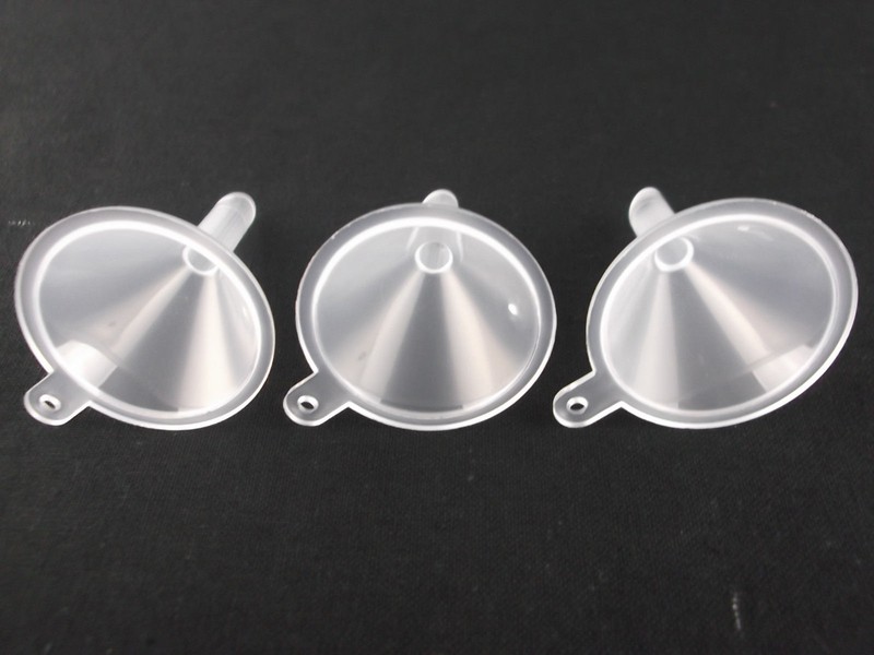 US 10~30pcs Small Plastic Perfume Diffuser Bottle Mini Liquid Oil Funnels Lab gallery