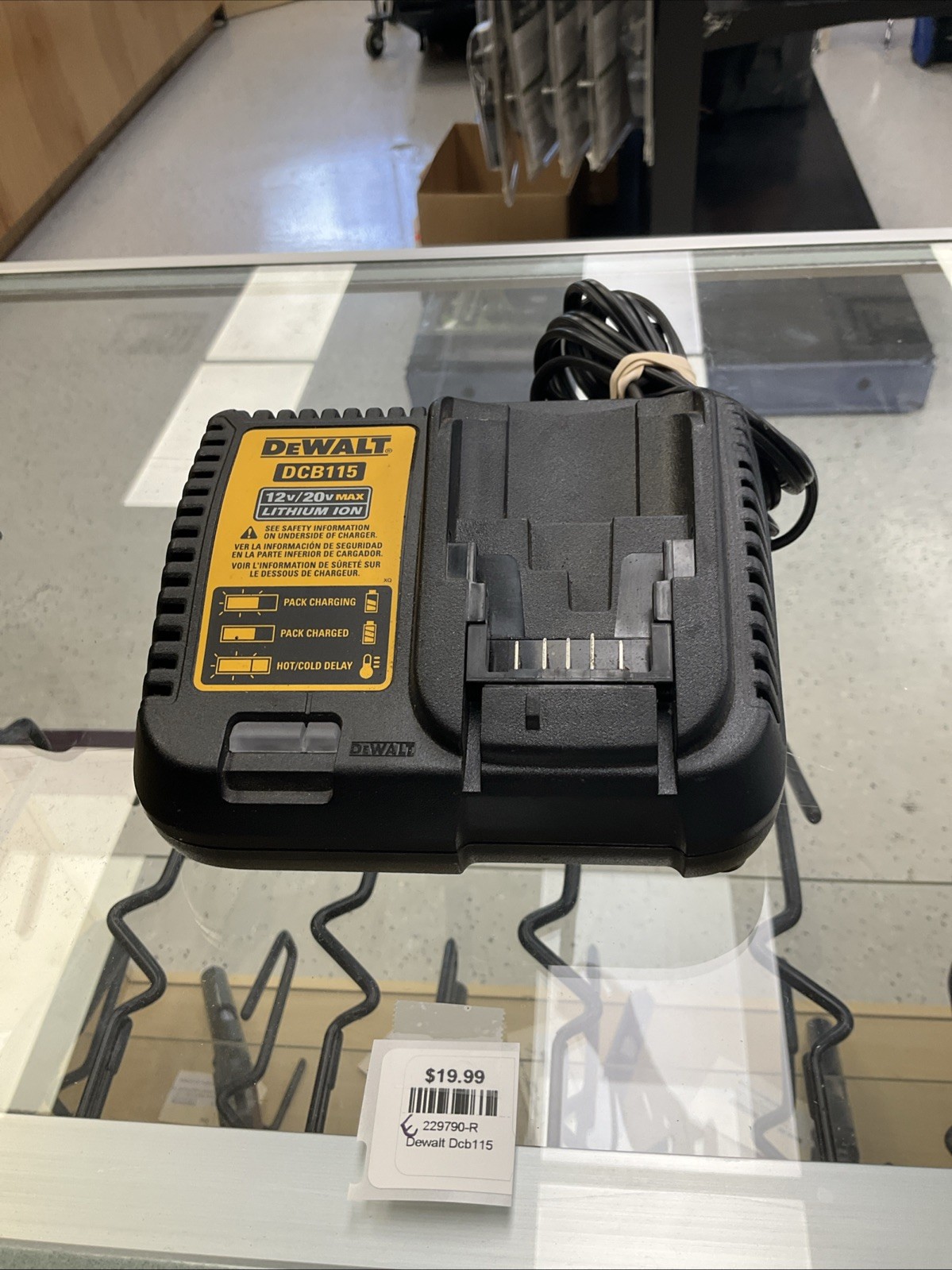 DEWALT DCB115 20 V Lithium Ion Battery Charger 229790 gallery