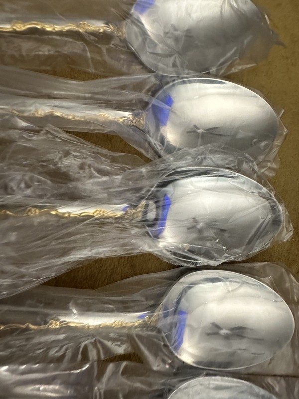 (7) DINNER/SOUP SPOONS Oneida Community GOLDEN BELLE ROSE Stainless Flatware gallery