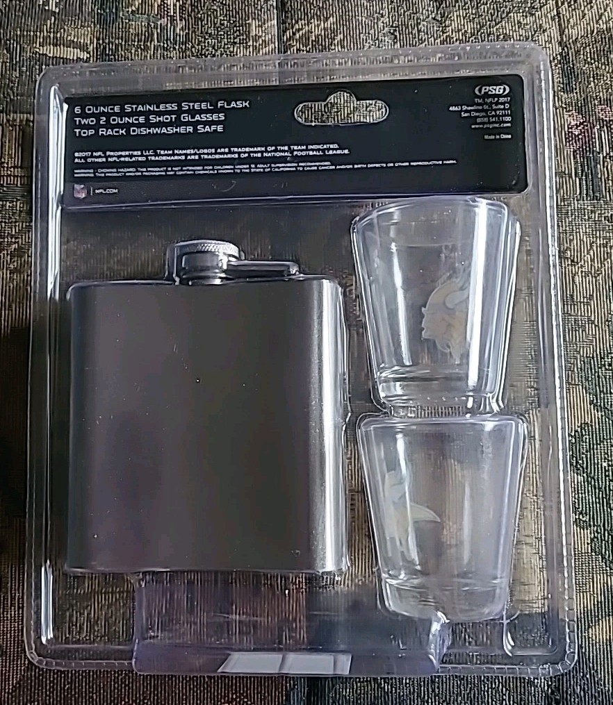 Minnesota Vikings 6 oz. Flask and 2oz. Shot Glasses Set New in Package gallery