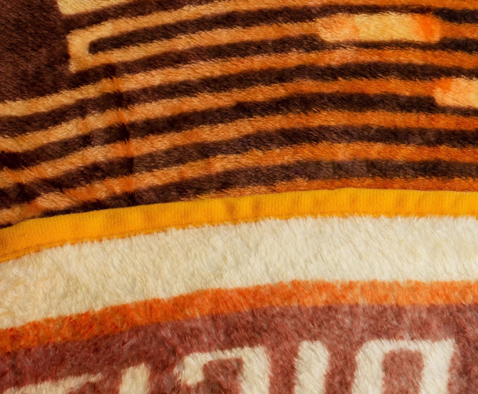 Bitcoin Cryptocurrency Round Fleece Throw Blanket | Plush Soft Polyester Cove... gallery
