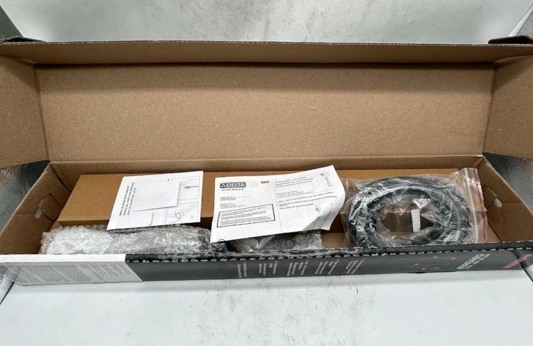 Delta 3-Spray Patterns Wall Mount Handheld Shower Head 1.75 GPM in Matte Black gallery