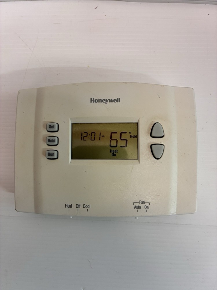Honeywell 1-Week Programmable Thermostat (RTH221B1021)