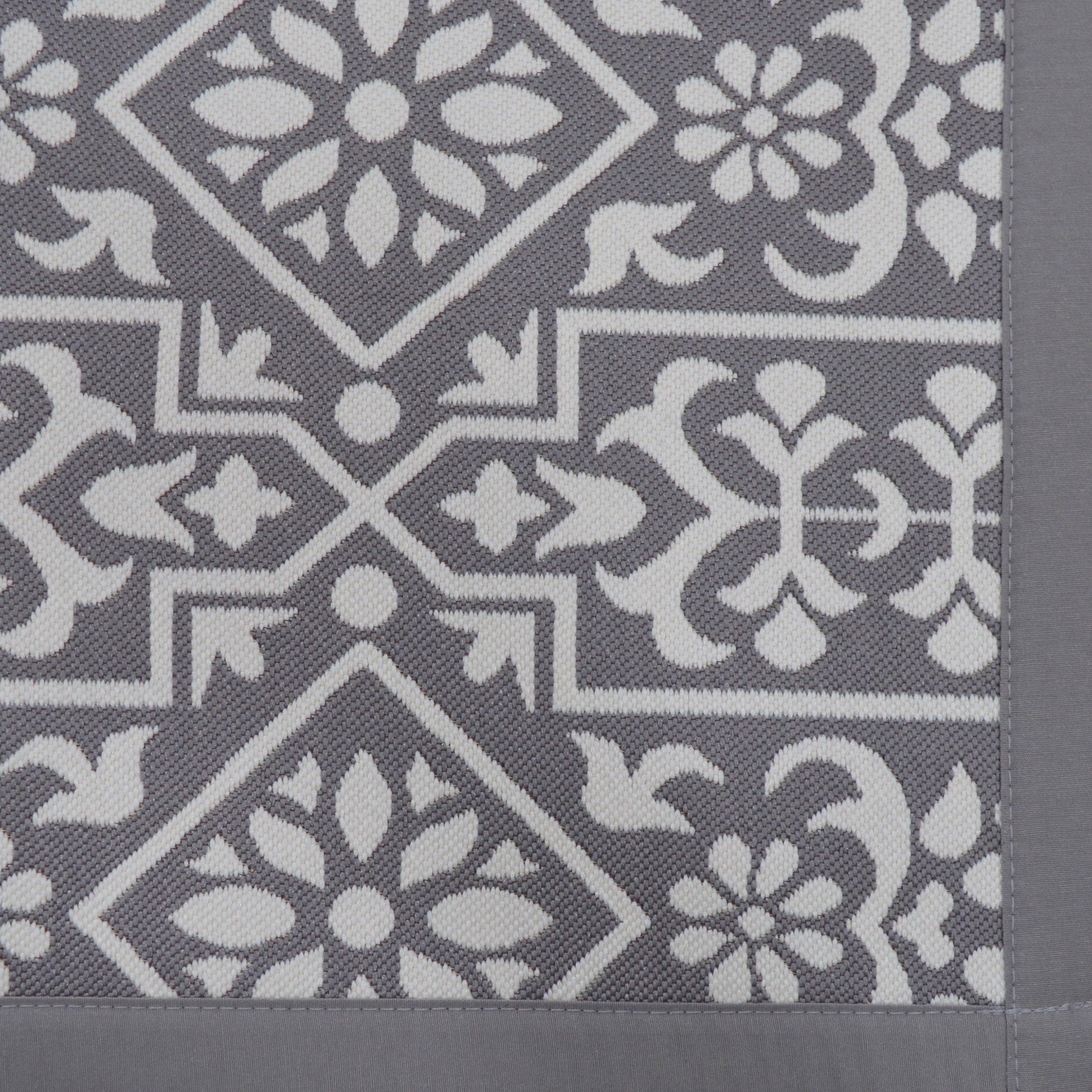 Better Homes & Gardens Polypropylene Gray Jacquard 20" x 34" Indoor Kitchen Rug gallery
