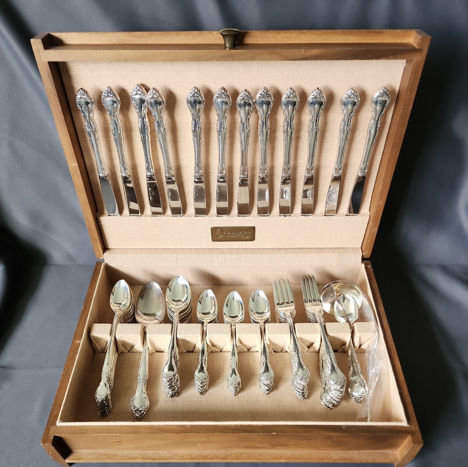 ONEIDA Community Silver Plated Affection 1960 Flatware Pcs with Case gallery