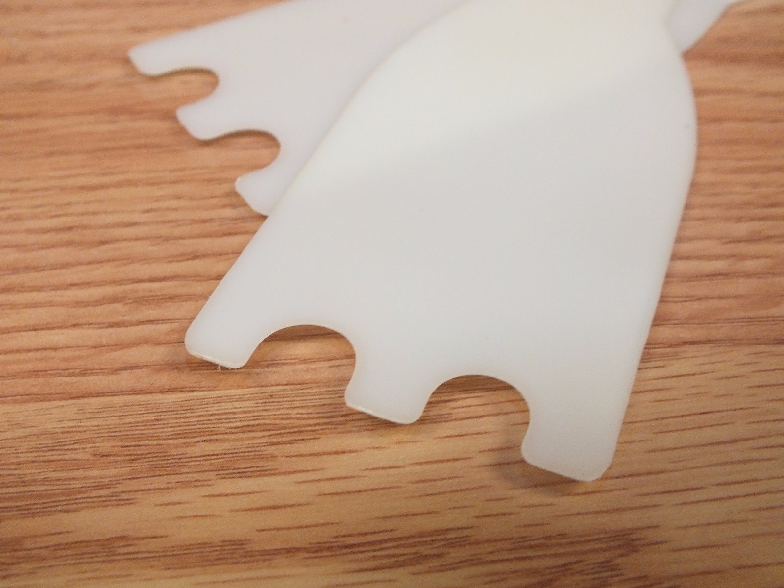 Unbranded / Generic Set of 2 White Decorative Cake Icing Scrappers Only **READ** gallery
