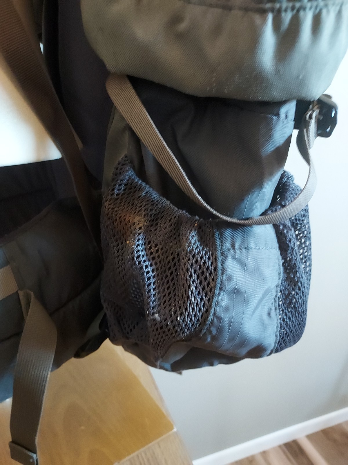 REI Galaxy Pack 4