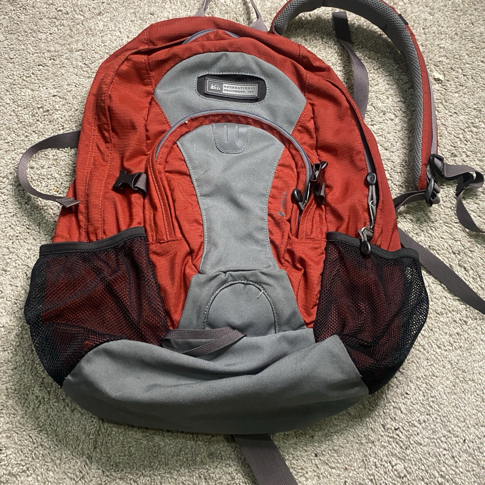 Rei backpack trail 25 Red black hiking daypack
