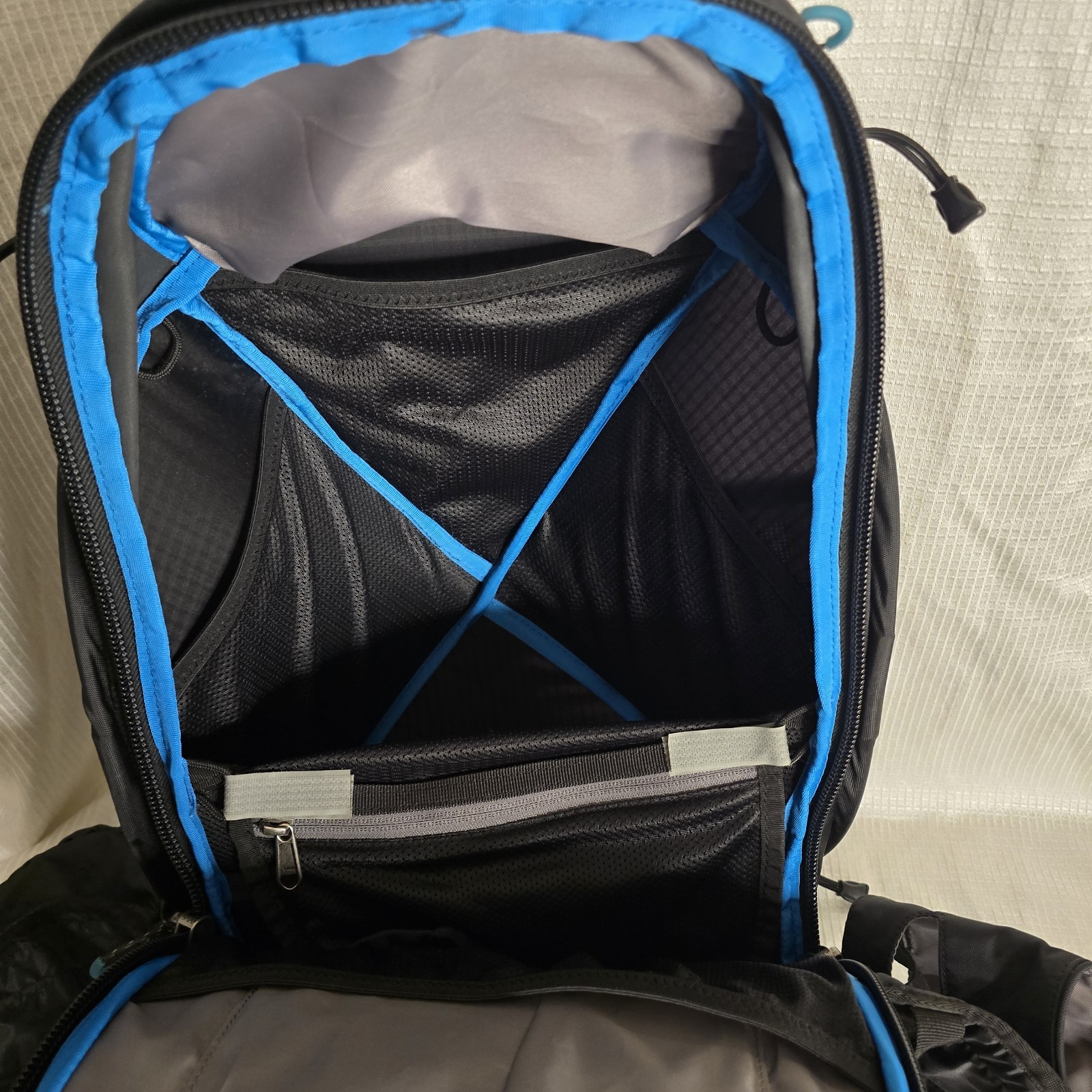 Columbia Titanium Ultra Light Backpack Travel Bag 3