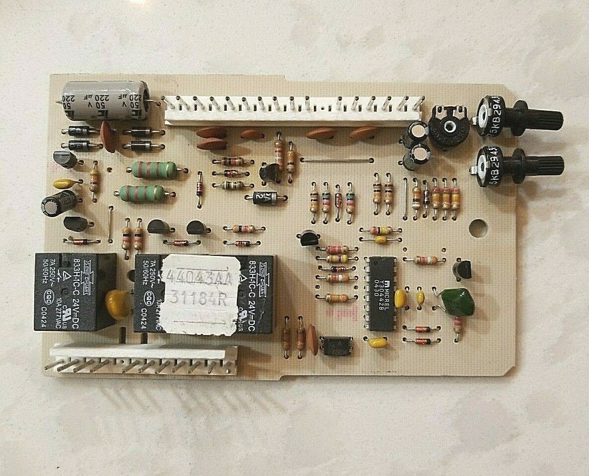 Genie Circuit Board 31184R Intellicode Screw Drive Garage Door Opener 20386R.S gallery