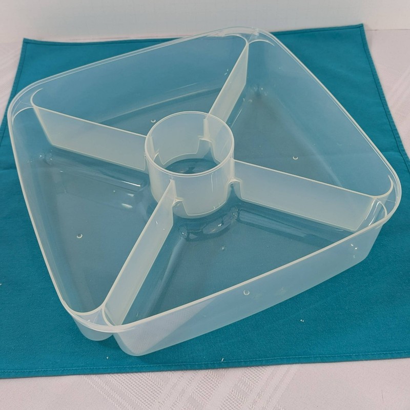 Lock & Lock Compartmented Food Storage Container - 6.9 Quart HPL-893 gallery