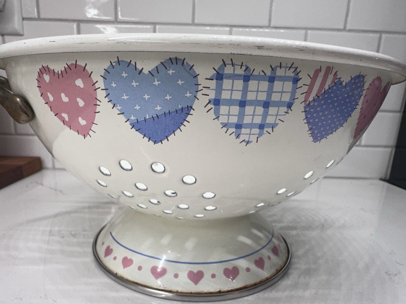 Vintage 1986 Patchwork “Hearts” Hallmark Metal Enamel Colander Strainer W/Brass gallery