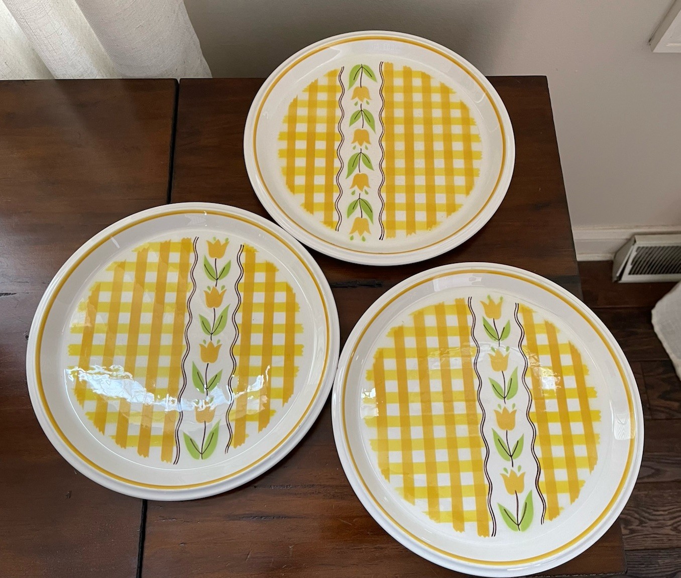 Mikasa Country Gingham Pattern yellow MAIZE w/Tulips 11" Dinner Plate set 3 gallery
