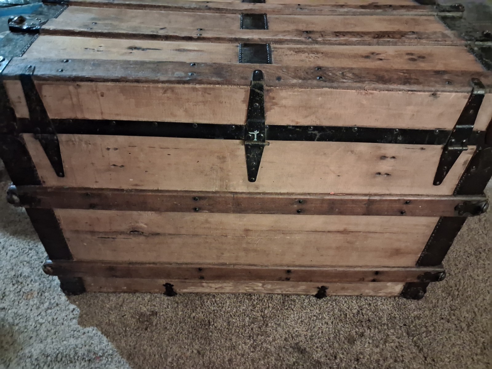 Victorian Wood & Metal Storage Trunk Chest Lockable w/ Handles 38x23x25 gallery