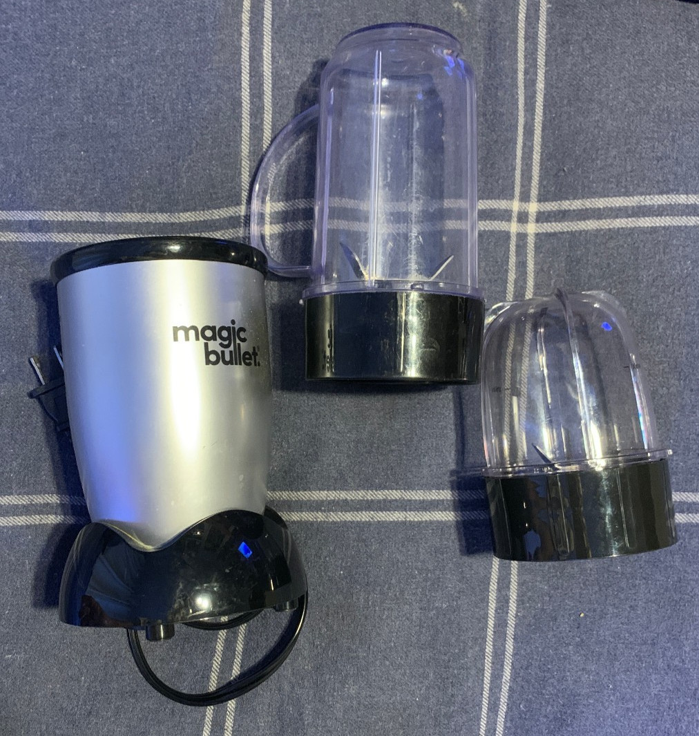 Magic Bullet MBR-1101 Blender And Cups Lot Tested Working gallery