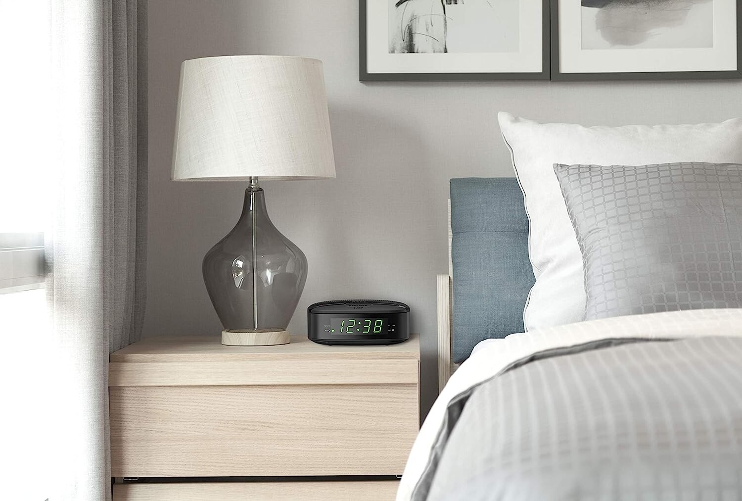 Philips Audio TAR3205 LED Clock Radio with FM Digital Radio and Dual Alarm gallery