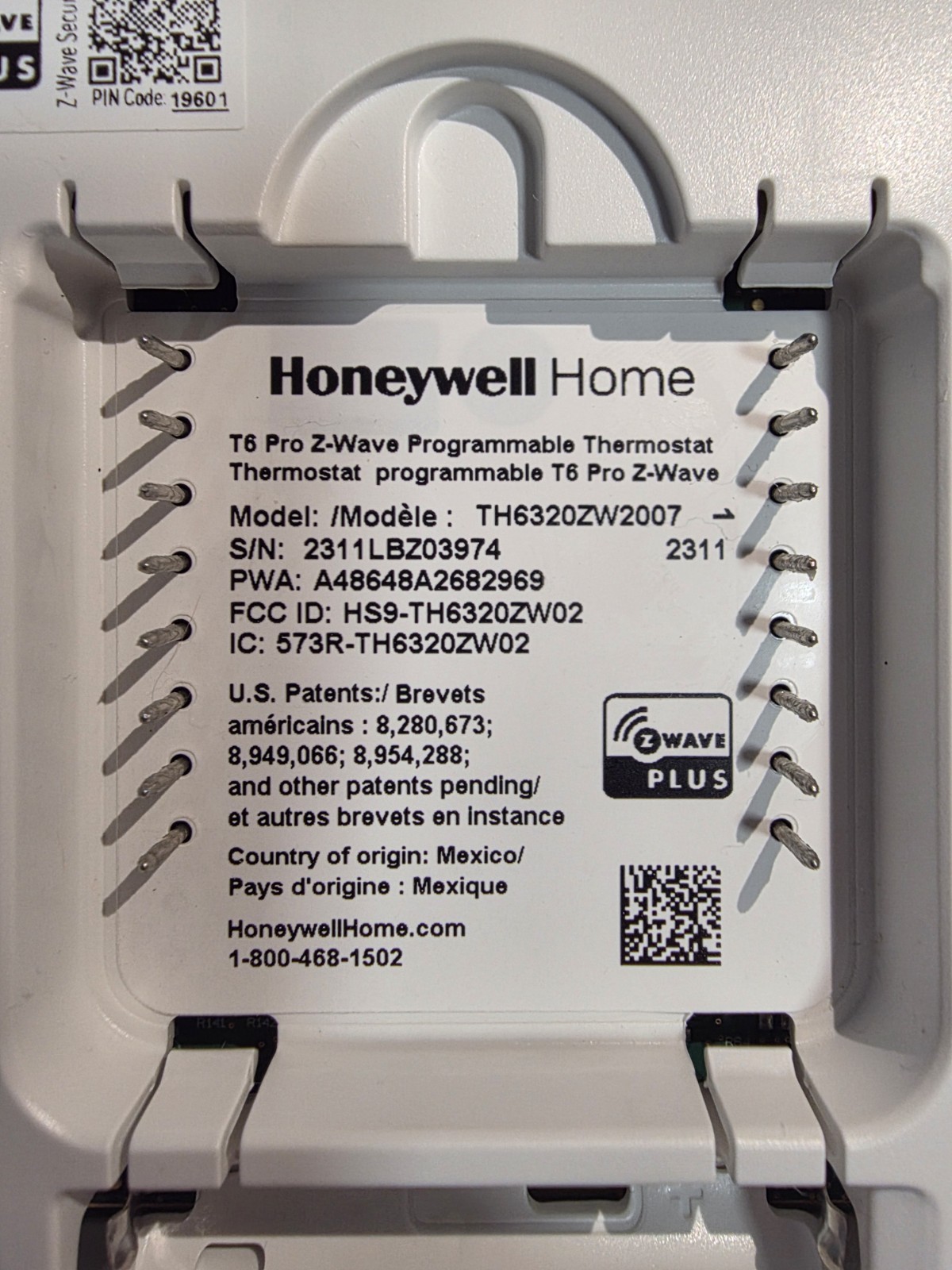 Honeywell T6 Pro Series Z-Wave Programmable Thermostat - White (TH6320ZW2007) gallery