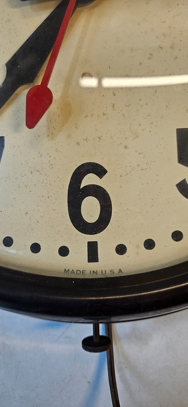Vintage G. E. Telechron red dot school wall clock runs needs cleaned gallery