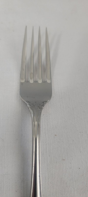 Oneida USA GLOSSY DOVER Dinner Fork 7 1/4" Community Stainless Flatware gallery