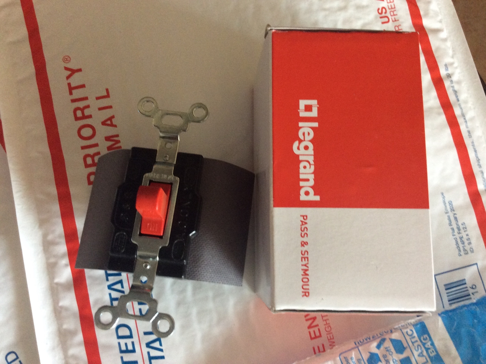 Pass & Seymour Red Manual Motor Control Switch Momemtary Contact 15A 1250-RED gallery