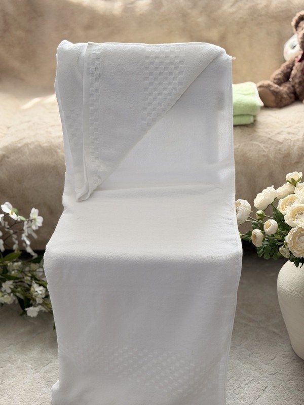Soft Cotton Bath Towel 35 x 71 Solid Green White Blue Beige Textured Border gallery