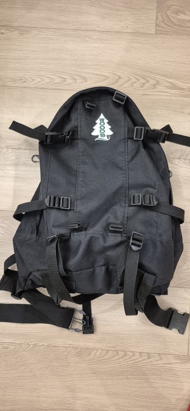 WOODS Hiking Camping Backpack    Black  