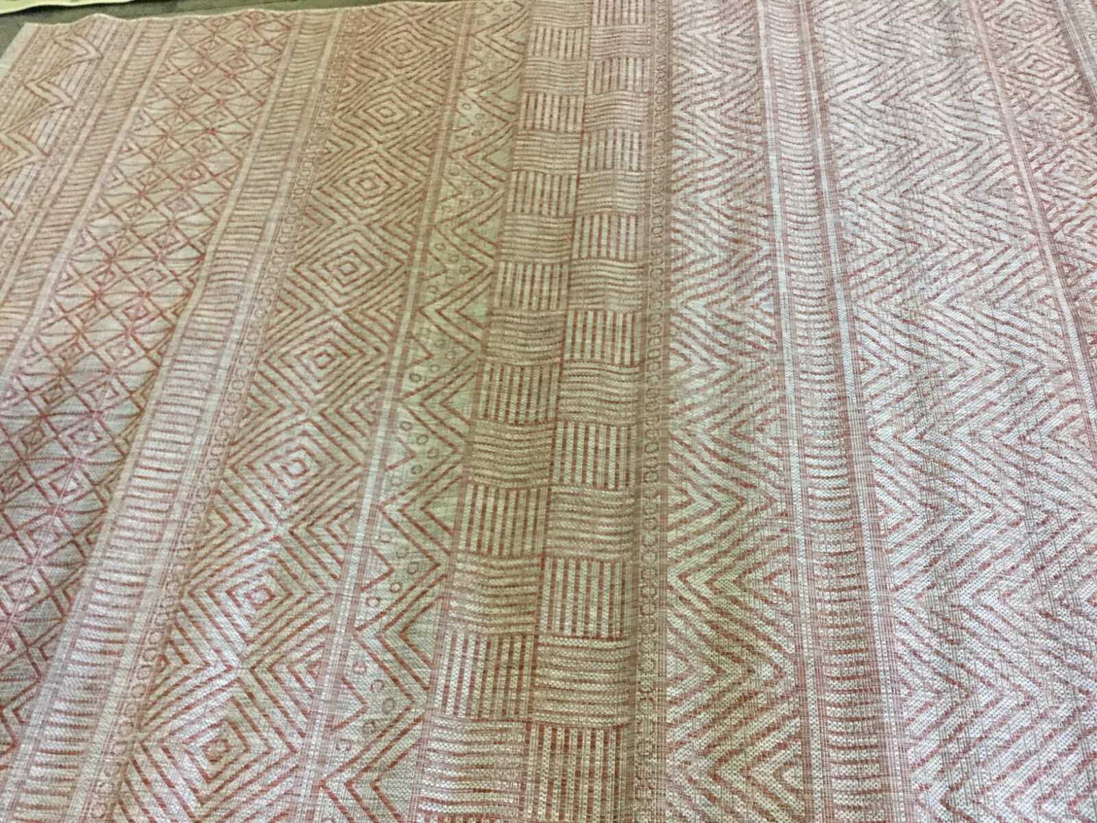 BEIGE / RUST 6'-7" X 9'-6" Spot on Rug, Reduced Price 1172662999 CY8196-36512-6 gallery