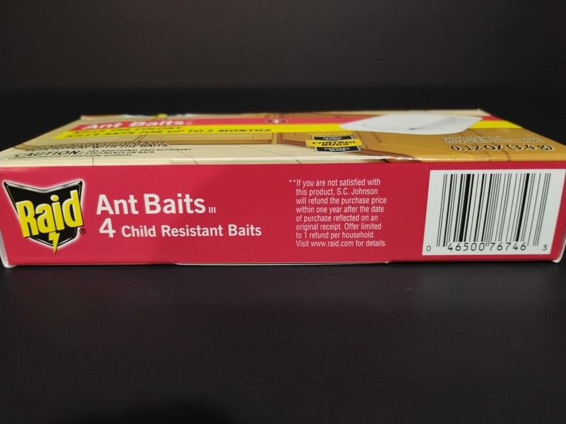 Raid Ant Baits III - 4 Pack - Kills Ants for up to 3 Months gallery