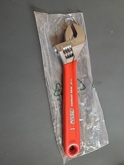IREGA 77-8 8″ WIDE PRECISION ADJUSTABLE WRENCH RED PVC HANDLE MADE IN SPAIN