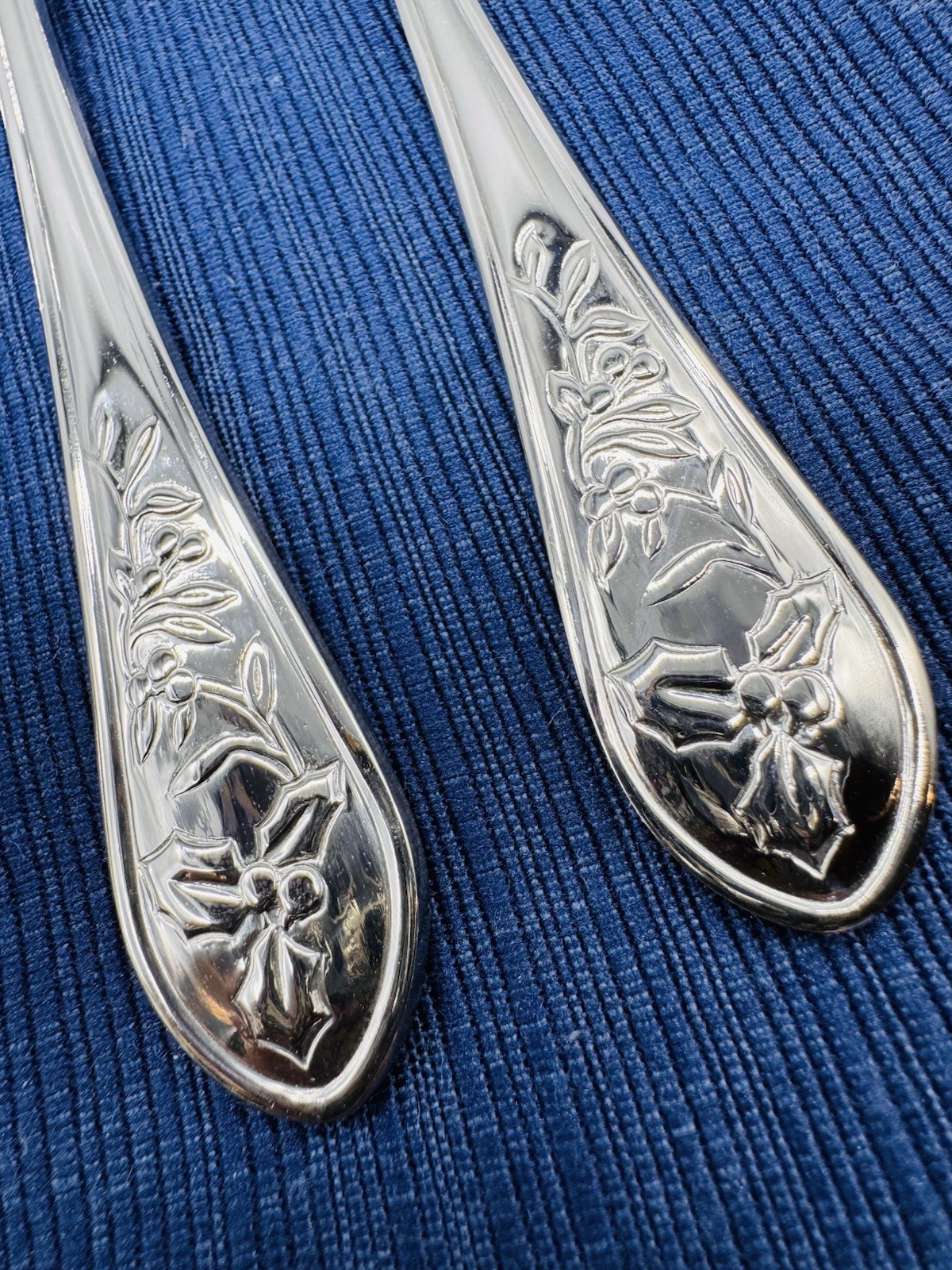 Pfaltzgraff Winterberry Holly Tablespoon Stainless No Color Flatware Lot of 4 gallery