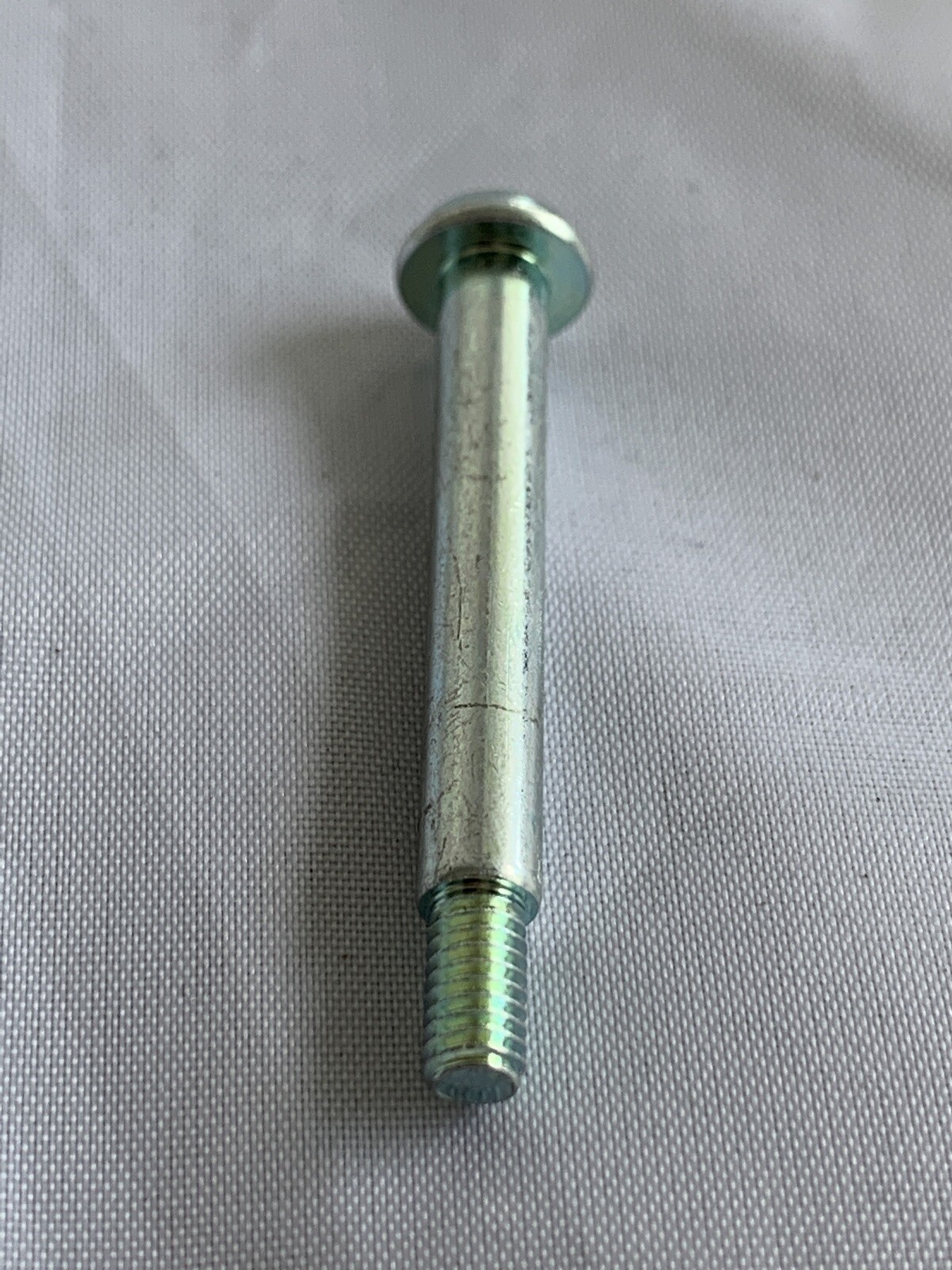 Hoover 1 3/4" HANDLE SCREW OEM gallery