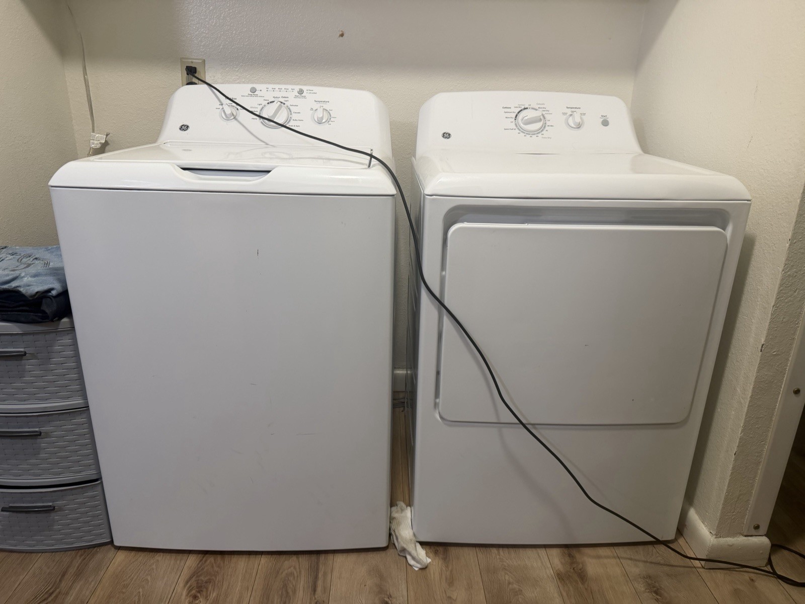 GE AEG L7WB65689 Washer & Dryer Set White Top-Load Freestanding Side-by-Side gallery