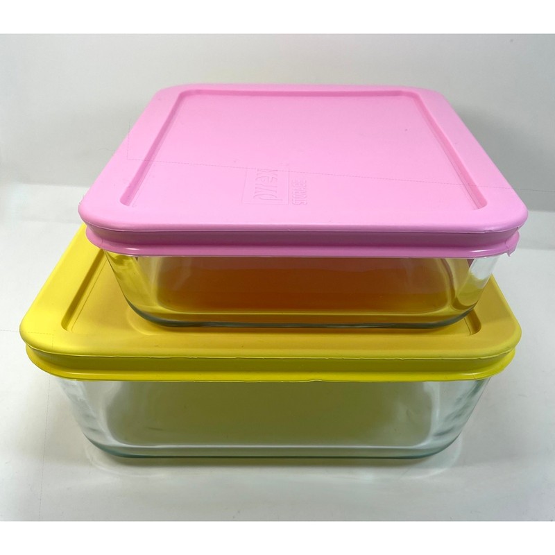 Pyrex Hello Kitty Rectangular Glass Storage 7210 7211 w/ Lids SET gallery