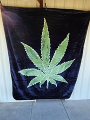 MARIJUANA LEAF WEED CANNABIS POT QUEEN SIZE BLANKET BEDSPREAD