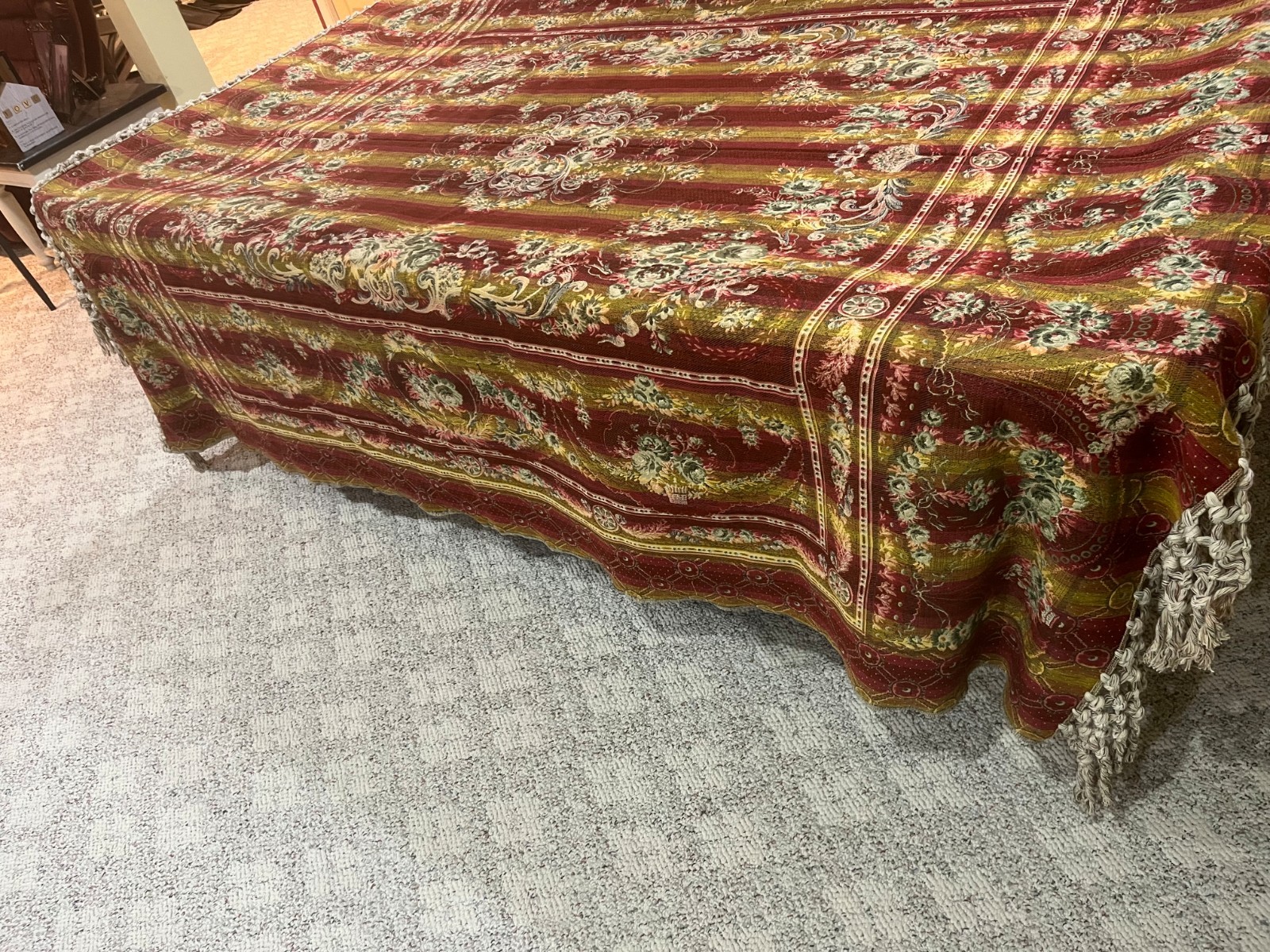 Italian 7 ft x 9 ft bed spread gallery