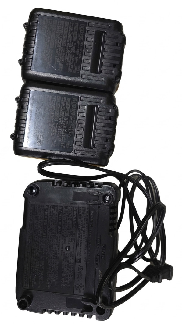 DEWALT 20V MAX Lithium-Ion Battery 2-Pack and Charger DCB205-2C gallery