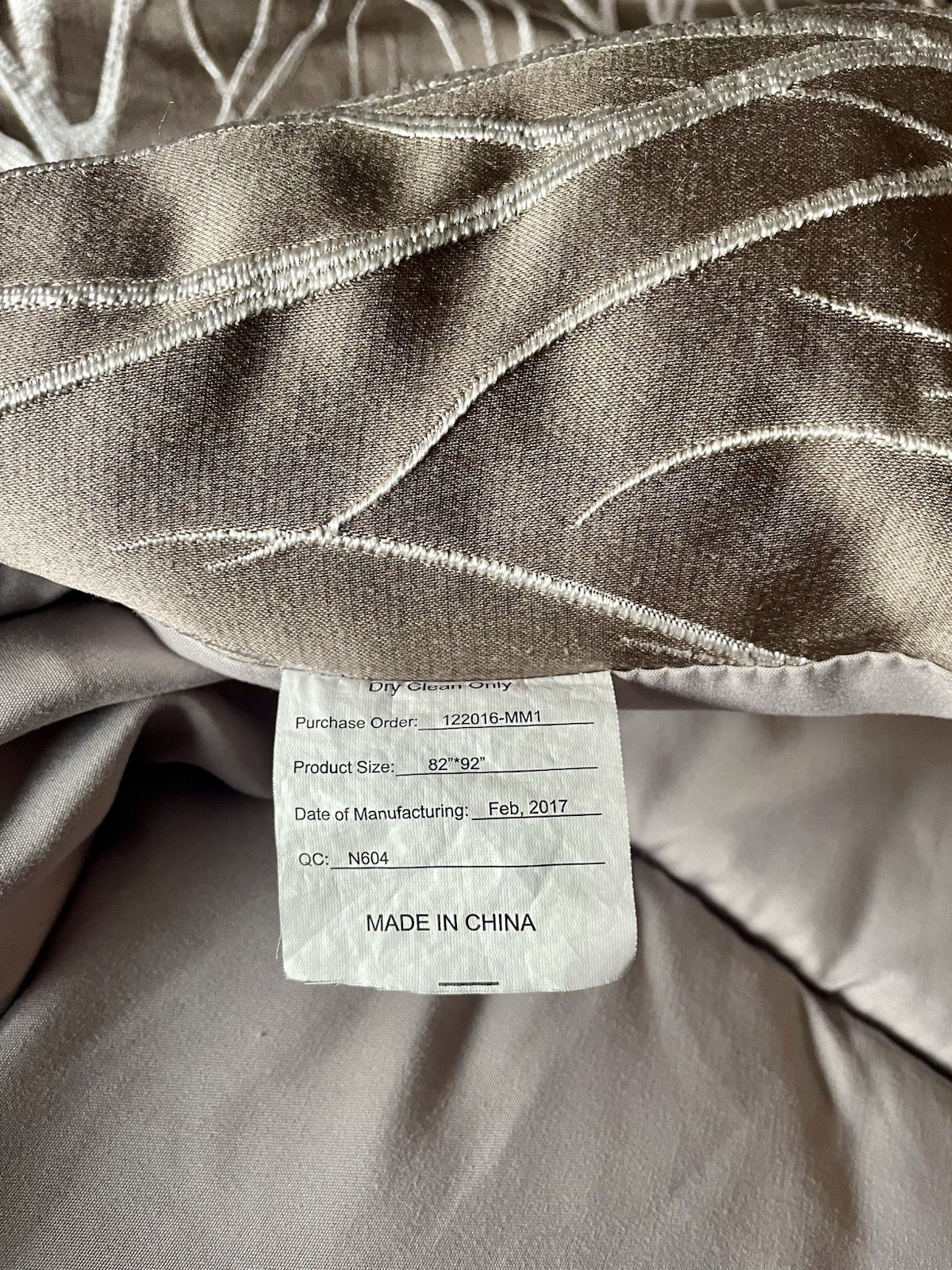 RV SHORT QUEEN Comforter w/Decorative Pillows. Gently Used. Taupe/white Branches gallery