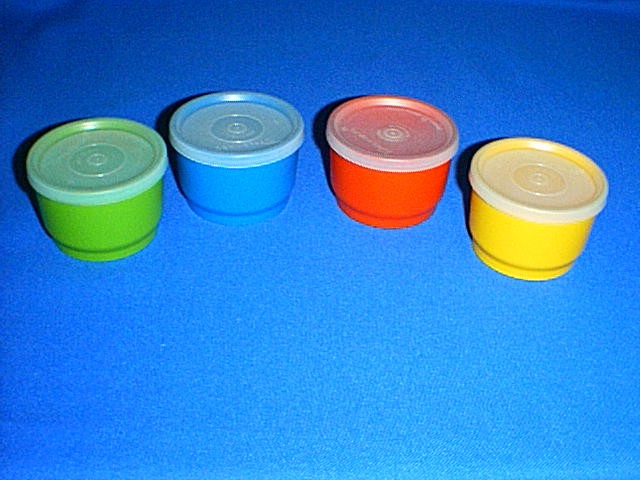 TUPPERWARE (4) Snack Cups #1229 with Sheer Seals #297 GREEN BLUE RED YELLOW gallery