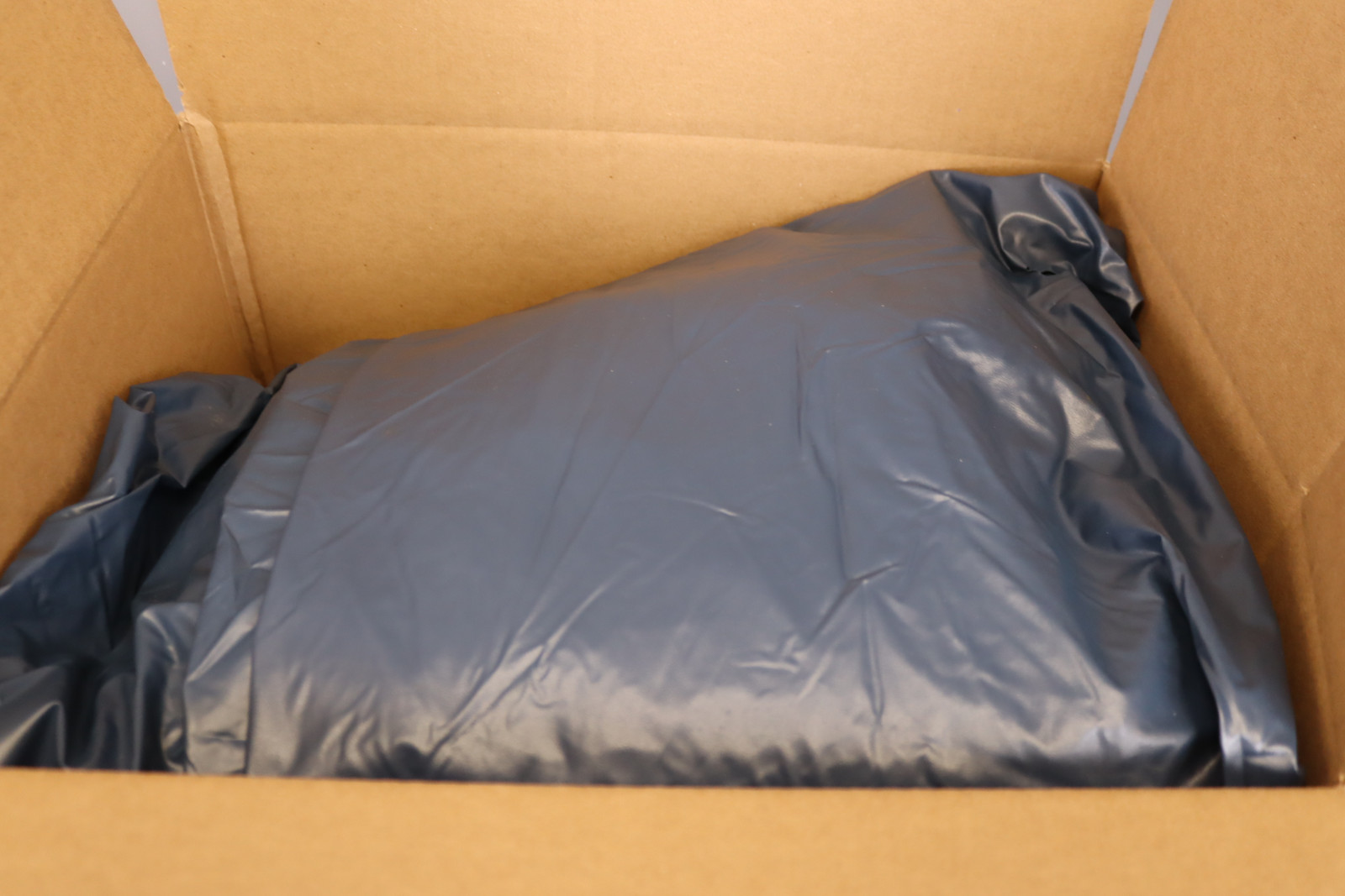 Intex 15ft x 10in Round Pool Cover for Metal Frames ( IT'S BROKEN ON ONE SIDE ) gallery