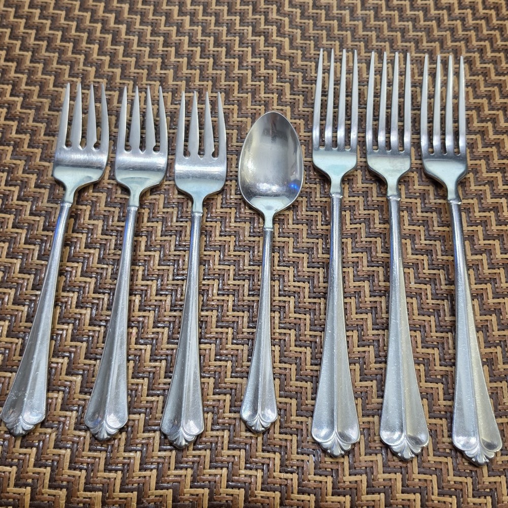 Oneida Juilliard Cube Stainless 3 Dinner Forks, 3 Salad Forks, 1 Teaspoon