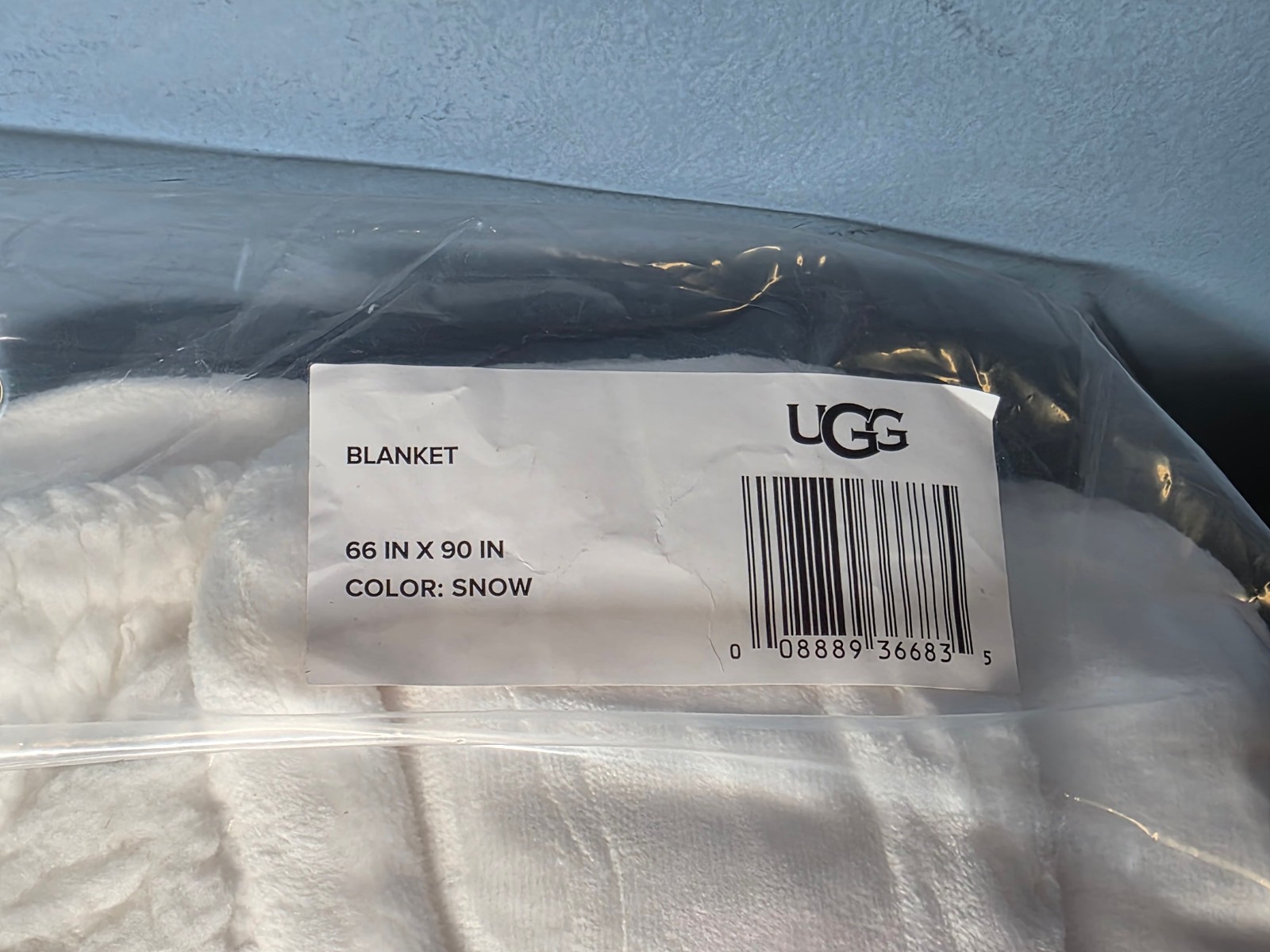 UGG Reversable Blanket 66"x90" Snow White Twin/ Twin XL Fleece Fluffy Cozy Plush gallery