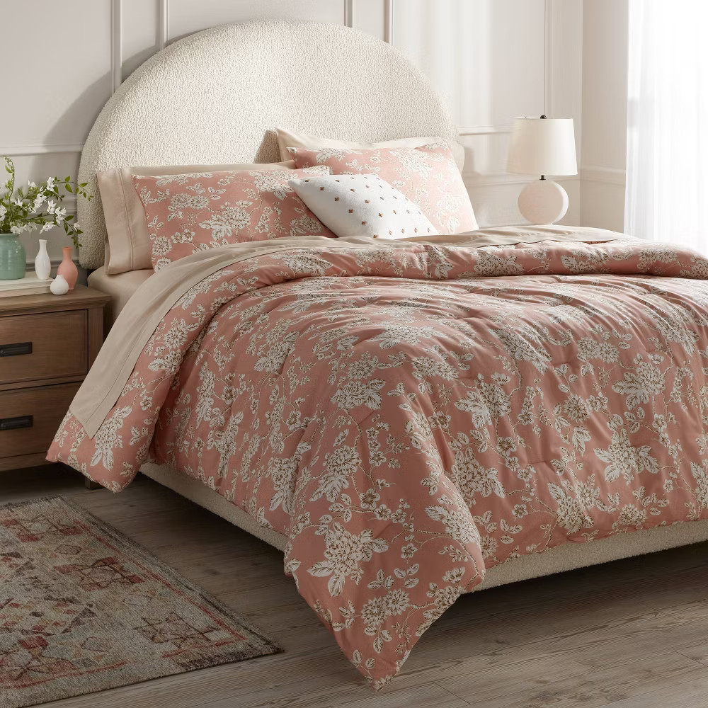 Full/Queen Traditional Floral Print Comforter and Sham Set Light Pink - gallery